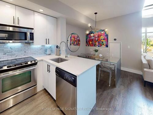 Th10-6 Pirandello St, Toronto, ON - Indoor Photo Showing Kitchen With Upgraded Kitchen