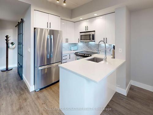 Th10-6 Pirandello St, Toronto, ON - Indoor Photo Showing Kitchen With Upgraded Kitchen