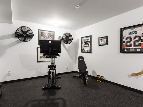 Exercise room - 4883 Rue Olivier-Maurault, Laval (Chomedey), QC - Indoor Photo Showing Gym Room