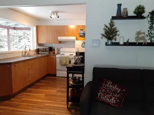 Cuisine - 7 Rue Des Malards, Sainte-Marguerite-Du-Lac-Masson, QC - Indoor Photo Showing Kitchen With Double Sink