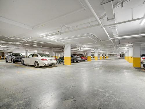 Garage - 201-75 Rue Richelieu, Saint-Jean-Sur-Richelieu, QC - Indoor Photo Showing Garage