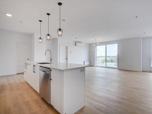 Vue d'ensemble - 201-75 Rue Richelieu, Saint-Jean-Sur-Richelieu, QC - Indoor Photo Showing Kitchen With Upgraded Kitchen