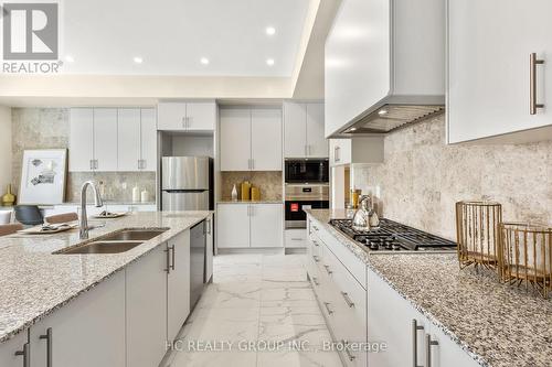 10 Becky Cheung Court, Toronto (Newtonbrook East), ON - Indoor Photo Showing Kitchen With Stainless Steel Kitchen With Double Sink With Upgraded Kitchen