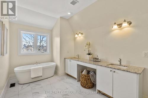 10 Becky Cheung Court, Toronto (Newtonbrook East), ON - Indoor Photo Showing Bathroom