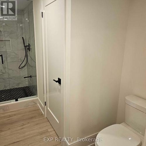 5552 Bourget Drive, Mississauga, ON - Indoor Photo Showing Bathroom