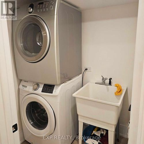 5552 Bourget Drive, Mississauga, ON - Indoor Photo Showing Laundry Room