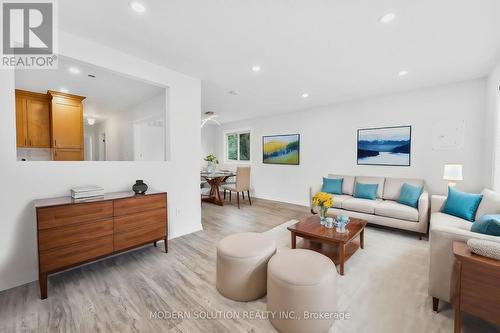 82 Shea Crescent, Kitchener, ON - Indoor Photo Showing Living Room