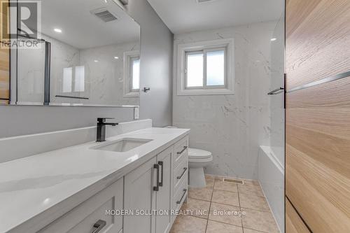 82 Shea Crescent, Kitchener, ON - Indoor Photo Showing Bathroom