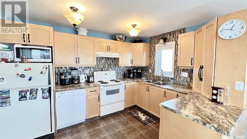 South Wiseton Acreage, King George Rm No. 256, SK - Indoor Photo Showing Kitchen With Double Sink