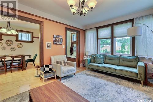 2215 Cameron Street, Regina, SK - Indoor Photo Showing Living Room