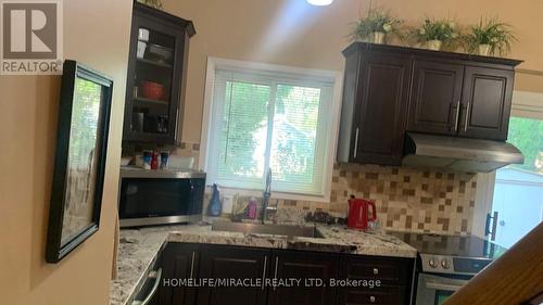 39 Bow River Crescent, Mississauga, ON - Indoor Photo Showing Kitchen