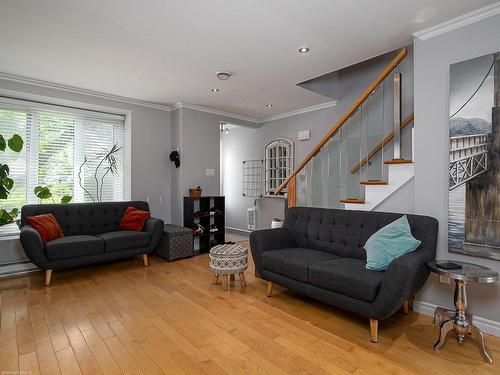 Living room - 731 Rue Samuel-De Champlain, Boucherville, QC - Indoor Photo Showing Living Room