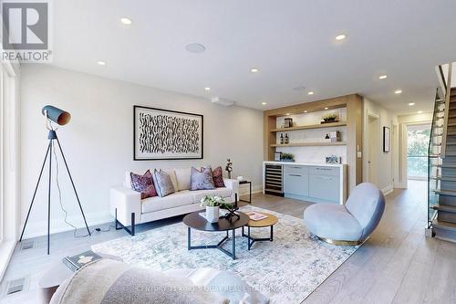 3052 Bayview Avenue, Toronto (Willowdale East), ON - Indoor Photo Showing Living Room