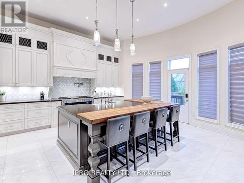 51 Classic Drive, Brampton (Credit Valley), ON - Indoor Photo Showing Kitchen With Upgraded Kitchen