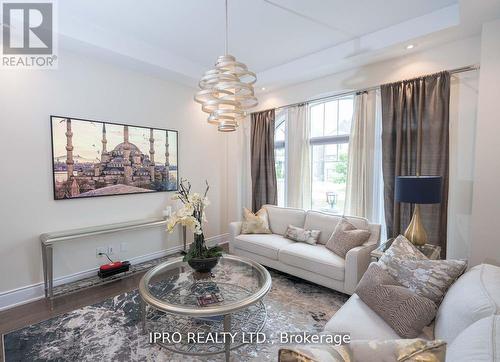 51 Classic Drive, Brampton, ON - Indoor Photo Showing Living Room