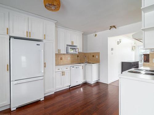 Cuisine - 3607 Rue Rivard, Laval (Saint-Vincent-De-Paul), QC - Indoor Photo Showing Kitchen