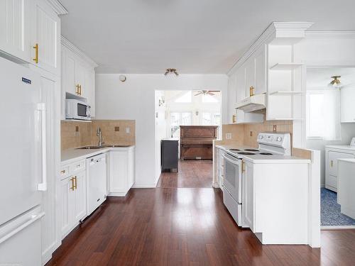 Kitchen - 3607 Rue Rivard, Laval (Saint-Vincent-De-Paul), QC - Indoor Photo Showing Kitchen