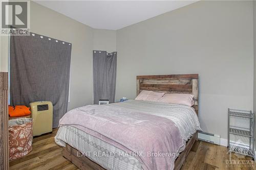 5054 County 10 Road, Prescott And Russell, ON - Indoor Photo Showing Bedroom