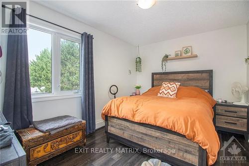 5054 County 10 Road, Prescott And Russell, ON - Indoor Photo Showing Bedroom