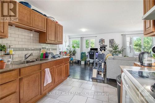 5054 County 10 Road, Prescott And Russell, ON - Indoor Photo Showing Kitchen With Double Sink