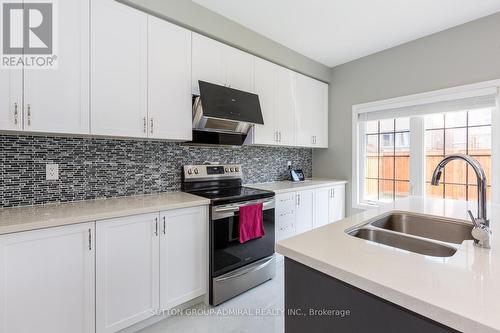 53 Pietrowski Drive, Georgina, ON - Indoor Photo Showing Kitchen With Double Sink With Upgraded Kitchen