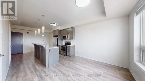 512 - 2 Adam Sellers Street, Markham, ON - Indoor Photo Showing Kitchen