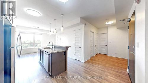 512 - 2 Adam Sellers Street, Markham, ON - Indoor Photo Showing Kitchen