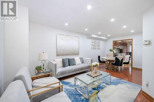 27 Woodsend Run Drive, Brampton (Fletcher'S Creek South), ON - Indoor Photo Showing Living Room