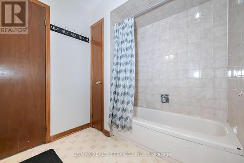 27 Woodsend Run Drive, Brampton (Fletcher'S Creek South), ON - Indoor Photo Showing Bathroom