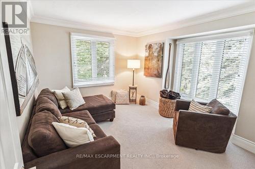 27 Southaven Place, Oakville (Bronte West), ON - Indoor Photo Showing Living Room