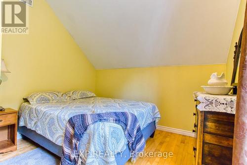 341 Main Street W, Grimsby, ON - Indoor Photo Showing Bedroom