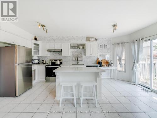 1306 Sandpiper Road, Oakville (West Oak Trails), ON - Indoor Photo Showing Kitchen With Upgraded Kitchen