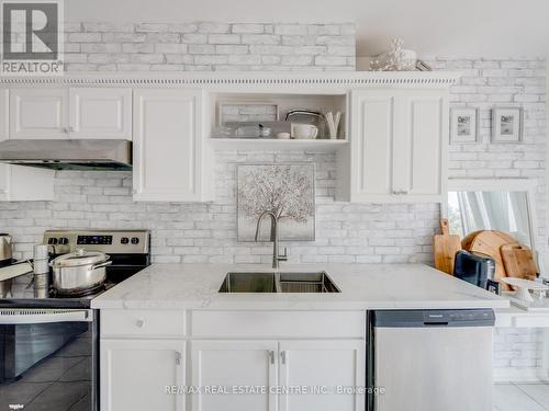 1306 Sandpiper Road, Oakville (West Oak Trails), ON - Indoor Photo Showing Kitchen With Upgraded Kitchen