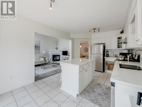 1306 Sandpiper Road, Oakville (West Oak Trails), ON - Indoor Photo Showing Kitchen With Double Sink