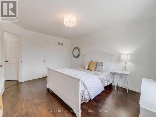 1306 Sandpiper Road, Oakville (West Oak Trails), ON - Indoor Photo Showing Bedroom