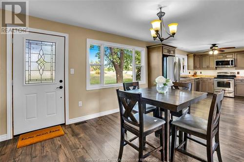 1600 Mersea Rd D, Leamington, ON - Indoor Photo Showing Dining Room