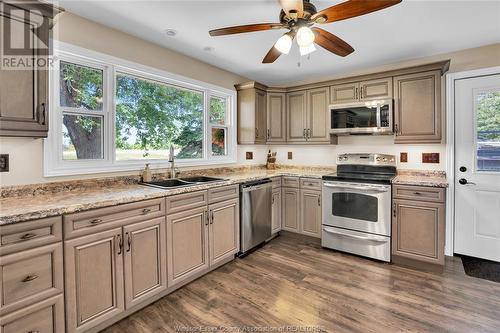 1600 Mersea Rd D, Leamington, ON - Indoor Photo Showing Kitchen With Double Sink