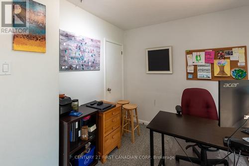 175 Burnside Drive, London, ON - Indoor Photo Showing Office