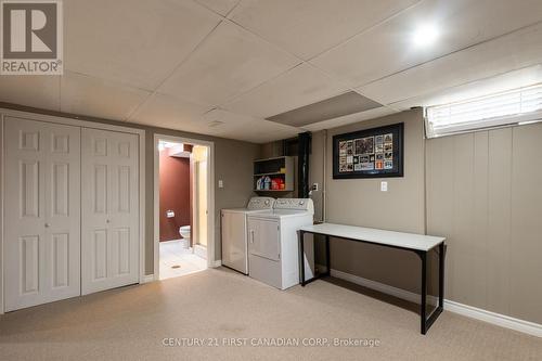 175 Burnside Drive, London, ON - Indoor Photo Showing Laundry Room