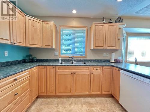 2045 6Th Avenue, Prince George, BC - Indoor Photo Showing Kitchen With Double Sink