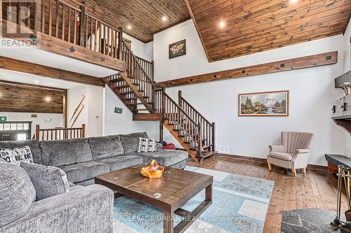 191 Brooker Boulevard, Blue Mountains (Blue Mountain Resort Area), ON - Indoor Photo Showing Living Room