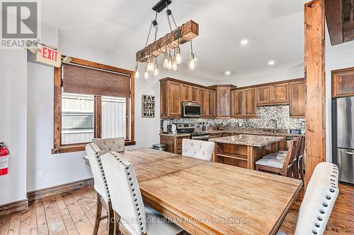 191 Brooker Boulevard, Blue Mountains (Blue Mountain Resort Area), ON - Indoor Photo Showing Dining Room