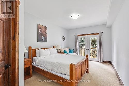 191 Brooker Boulevard, Blue Mountains (Blue Mountain Resort Area), ON - Indoor Photo Showing Bedroom