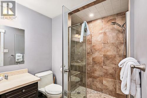 191 Brooker Boulevard, Blue Mountains (Blue Mountain Resort Area), ON - Indoor Photo Showing Bathroom