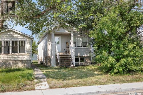 772 Athol Street, Regina, SK - Outdoor With Facade