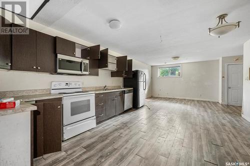 772 Athol Street, Regina, SK - Indoor Photo Showing Kitchen