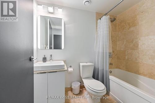 4707 - 14 York Street, Toronto (Waterfront Communities), ON - Indoor Photo Showing Bathroom