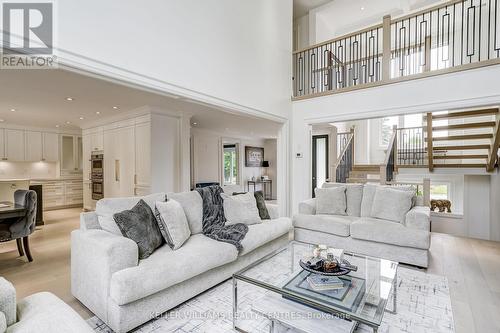 82 Burton Grove, King, ON - Indoor Photo Showing Living Room