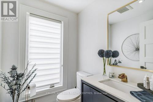 82 Burton Grove, King, ON - Indoor Photo Showing Bathroom