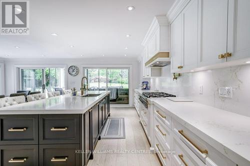 82 Burton Grove, King, ON - Indoor Photo Showing Kitchen With Upgraded Kitchen